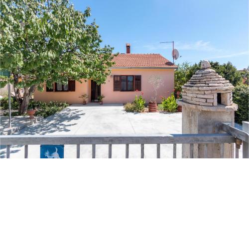 2 Bedroom Beautiful Home In Sikici