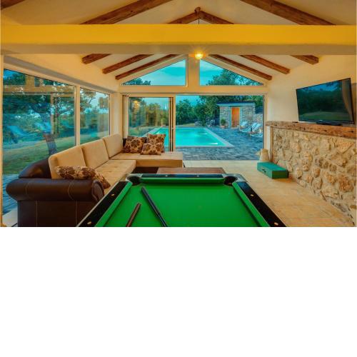 2 Bedroom Beautiful Home In Smrika