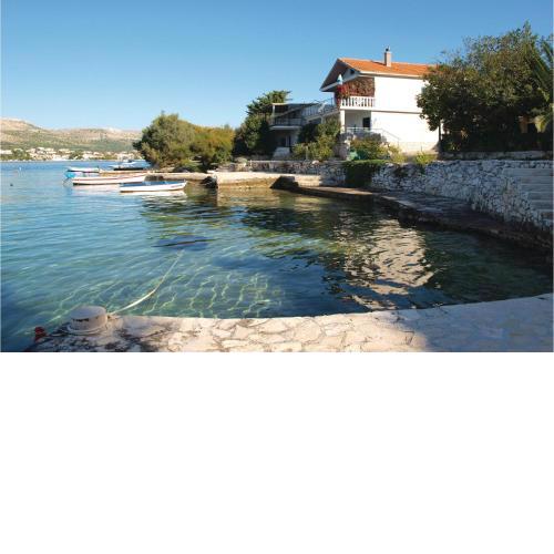 2 Bedroom Beautiful Home In Sparadici