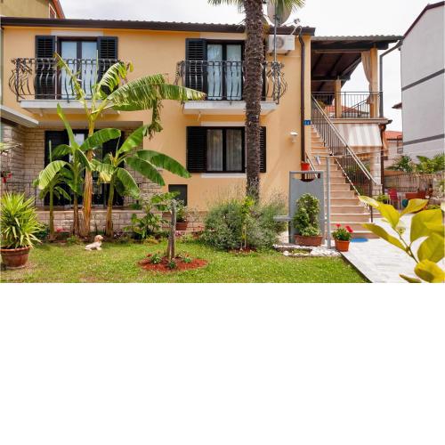 2 Bedroom Cozy Apartment In Umag