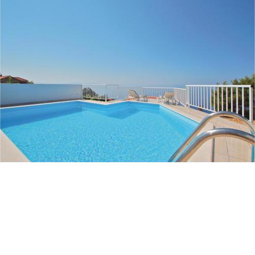2 Bedroom Cozy Home In Dingac-Potocine