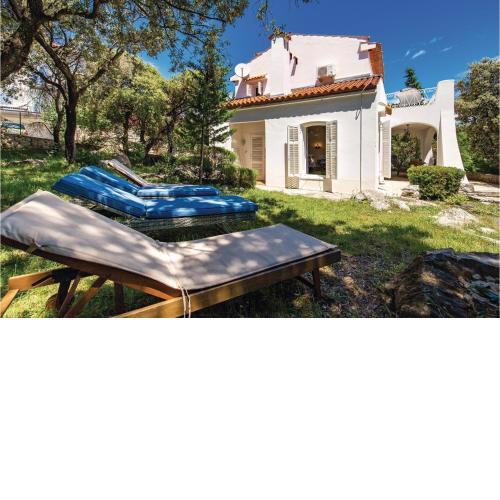 2 Bedroom Cozy Home In Kampor