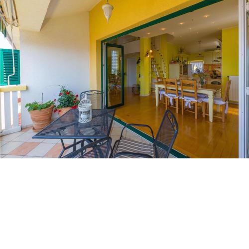 2 Bedroom Gorgeous Apartment In Crikvenica
