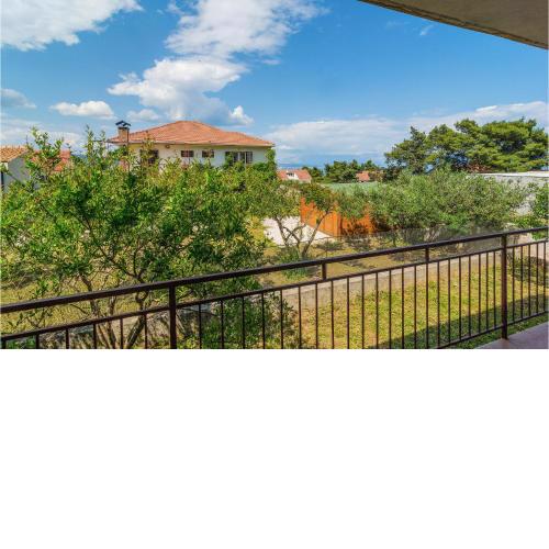 2 Bedroom Gorgeous Apartment In Jelsa