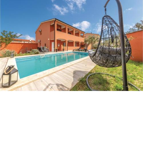 2 Bedroom Gorgeous Apartment In Liznjan