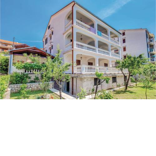 2 Bedroom Gorgeous Apartment In Novi Vinodolski
