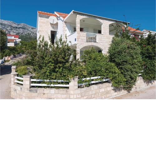 2 Bedroom Gorgeous Apartment In Orebic