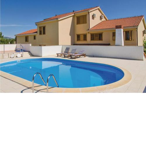 2 Bedroom Gorgeous Apartment In Orebic