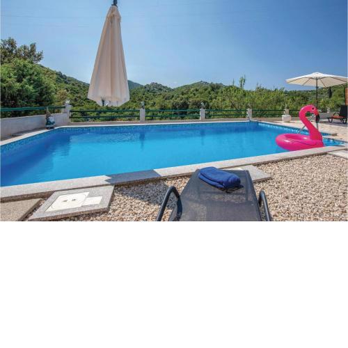 2 Bedroom Gorgeous Apartment In Ploce