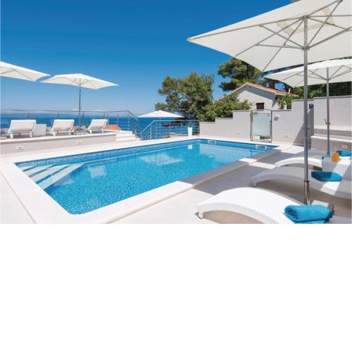 2 Bedroom Gorgeous Apartment In Prigradica