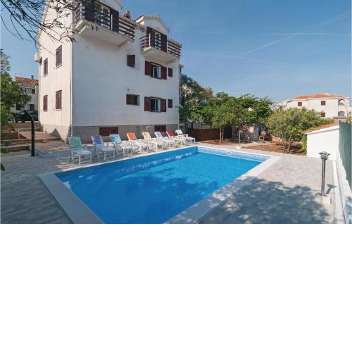 2 Bedroom Gorgeous Apartment In Supetar