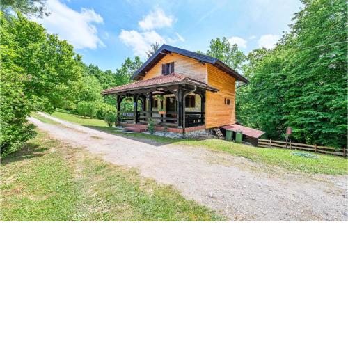 2 Bedroom Gorgeous Home In Gornje Stative