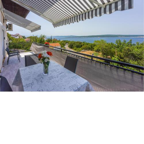 2 Bedroom Lovely Apartment In Dramalj