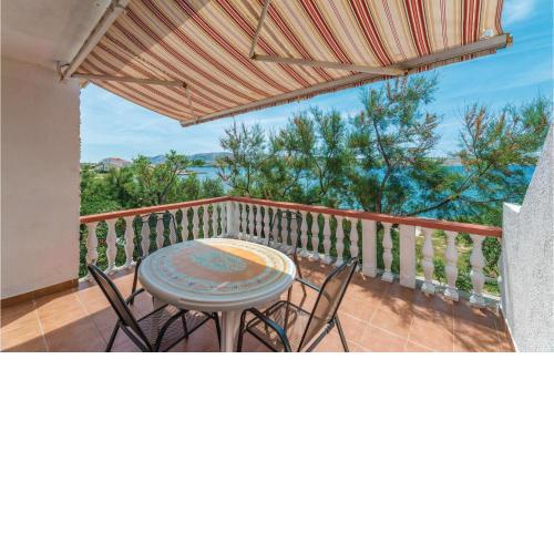 2 Bedroom Lovely Apartment In Kustici