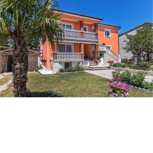 2 Bedroom Lovely Apartment In Labin