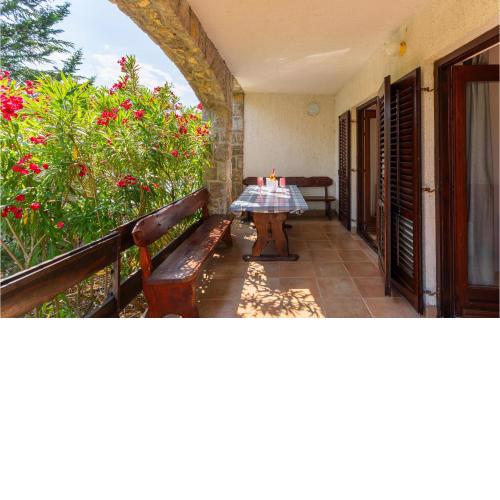 2 Bedroom Lovely Apartment In Pinezici