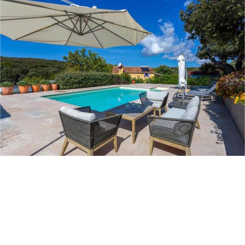 2 Bedroom Lovely Home In Punta Kriza