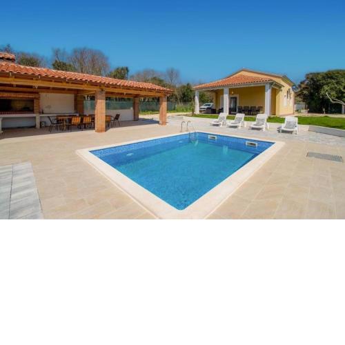 2 Bedroom Lovely Home In Rovinj