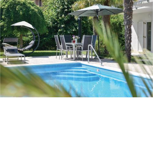2 Bedroom Lovely Home In Sinj