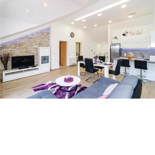 2 Bedroom Nice Apartment In Cibaca