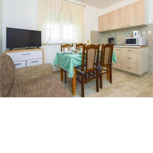 2 Bedroom Nice Apartment In Mali Rat
