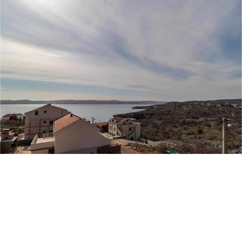 2 Bedroom Nice Apartment In Ribarica - Karlobag