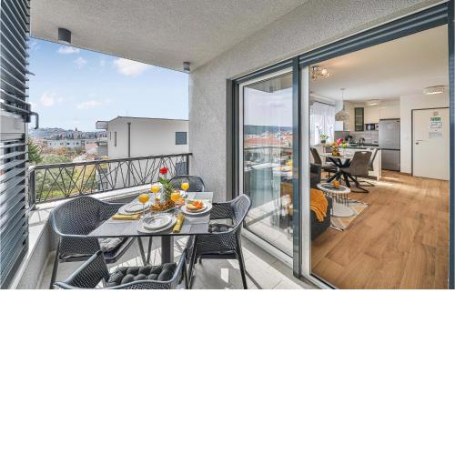 2 Bedroom Nice Apartment In Trogir