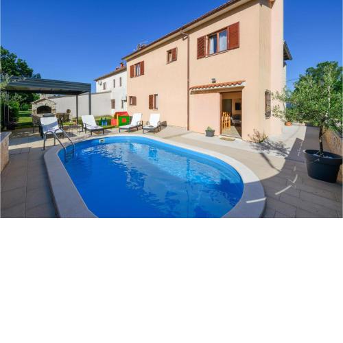 2 Bedroom Nice Home In Dobrani