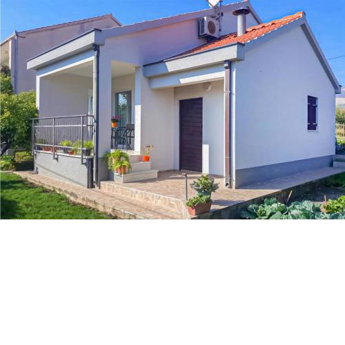 2 Bedroom Nice Home In Kastel Novi