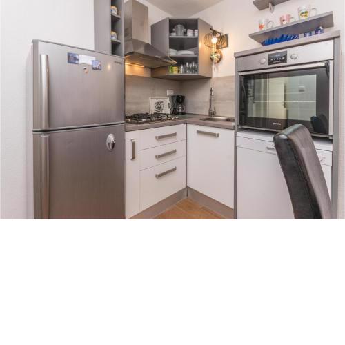 2 Bedroom Pet Friendly Apartment In Biograd