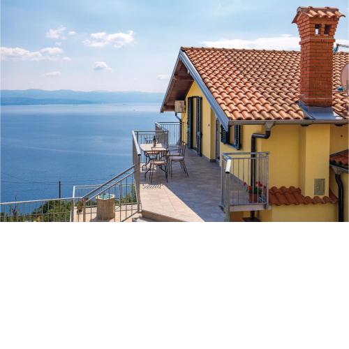 2 Bedroom Pet Friendly Apartment In Lovran