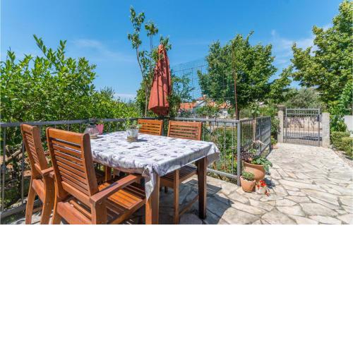2 Bedroom Pet Friendly Apartment In Pakostane