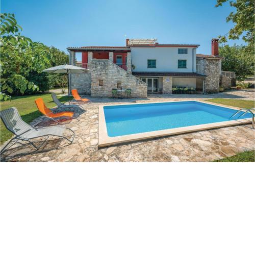 2 Bedroom Pet Friendly Apartment In Rovinj