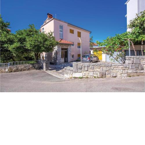 2 Bedroom Stunning Apartment In Crikvenica