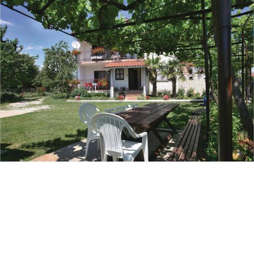 2 Bedroom Stunning Apartment In Labin