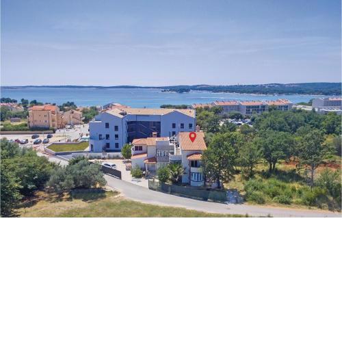 2 Bedroom Stunning Apartment In Medulin