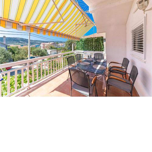 2 Bedroom Stunning Apartment In Poljica