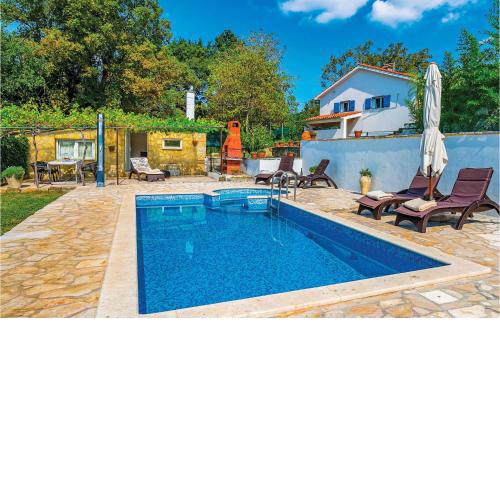 2 Bedroom Stunning Home In Labin