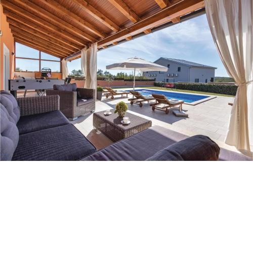 2 Bedroom Stunning Home In Skatari