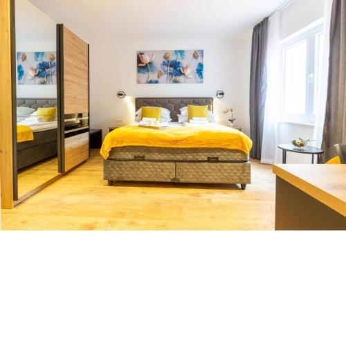 2M Exclusive Rooms