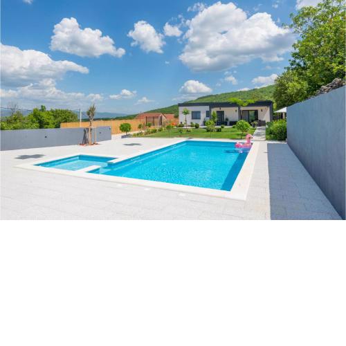 3 Bedroom Amazing Home In Drum
