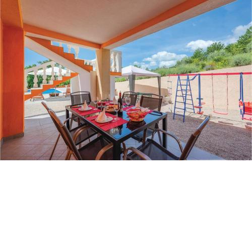 3 Bedroom Amazing Home In Podpican