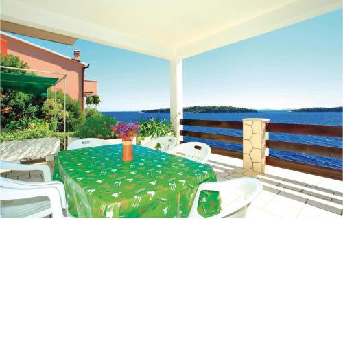 3 Bedroom Awesome Apartment In Prizba