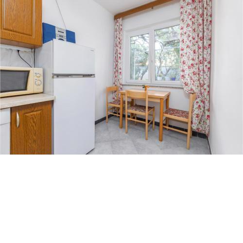 3 Bedroom Awesome Apartment In Pula