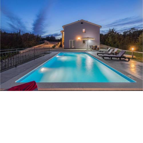 3 Bedroom Awesome Home In Labin