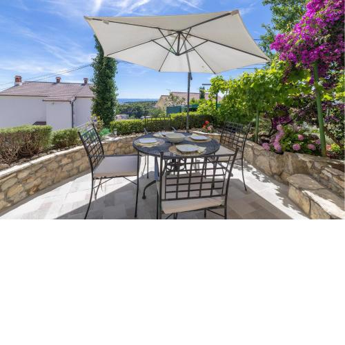 3 Bedroom Awesome Home In Mundanije