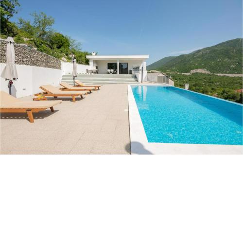 3 Bedroom Awesome Home In Zagvozd