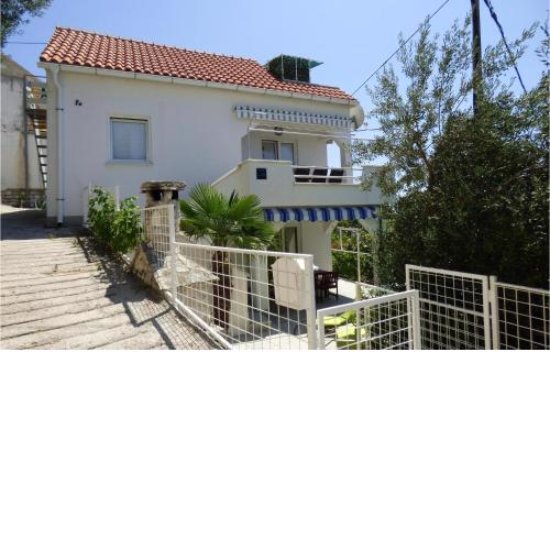 3 Bedroom Beautiful Home In Mimice