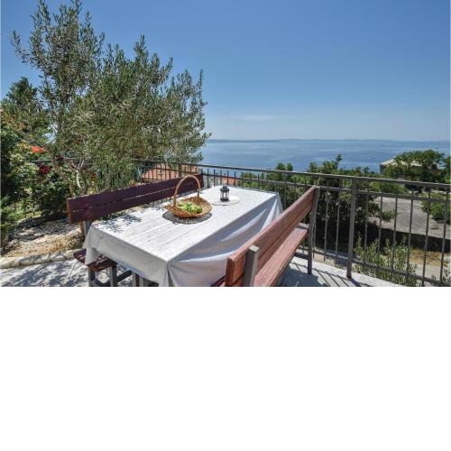 3 Bedroom Beautiful Home In Podstrana