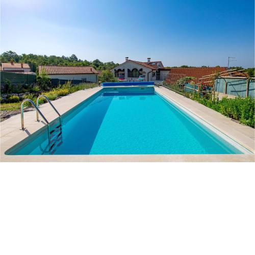 3 Bedroom Beautiful Home In Ruzici